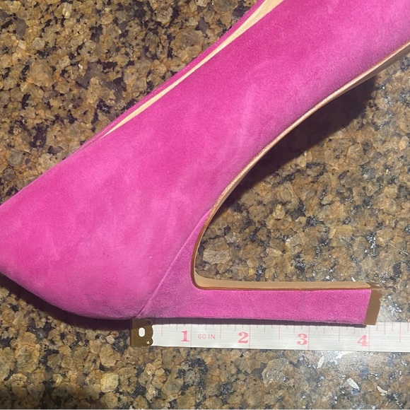 Vince Camuto Sariela Pointed Toe Pumps - Picture 10 of 10
